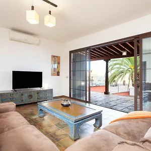 https://villa-santa-rosa-tenerife.in-canary-islands.com